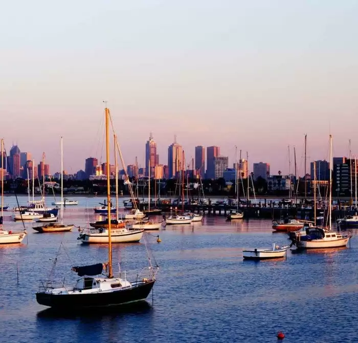 Brighton'da Gezilecek Yerler ve Eğlence Tavsiyeleri: Turistler ve Öğrenciler İçin İdeal Bir Şehir