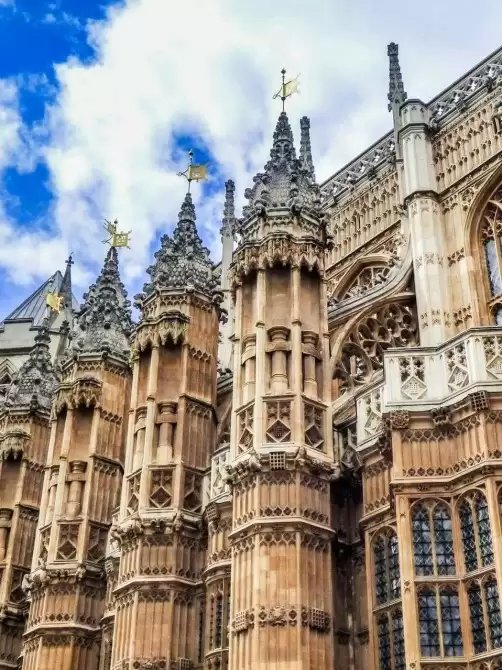 Places to Visit and Social Activities in England